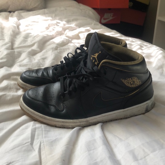 Jordan Other - Air Jordan Retro 1